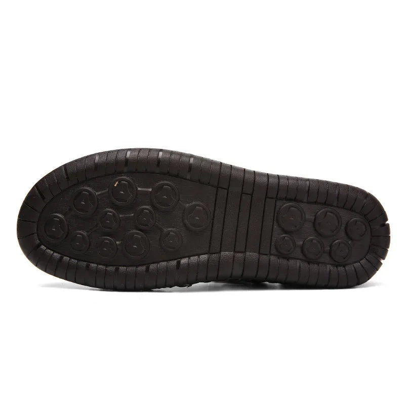 New Handmade Summer Sandals Men Breathable Leather Shoes Man Outdoor Men Sandals Antiskid Beach Sandals Hollow Shoes Fashion